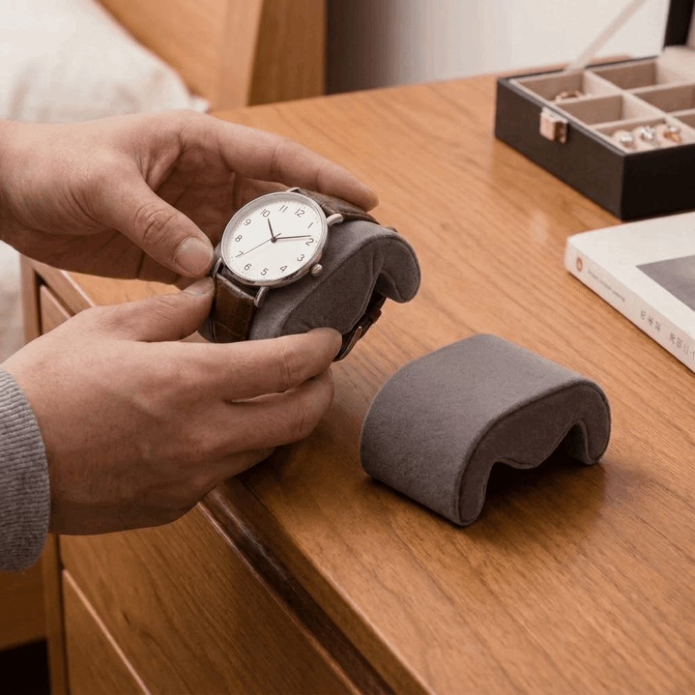 Bantal Penyimpanan Jam Tangan  - Jewelry Box That Holds Watches ulasan dan harga
